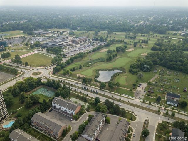 20072 Rodeo Court, Southfield, MI 48075