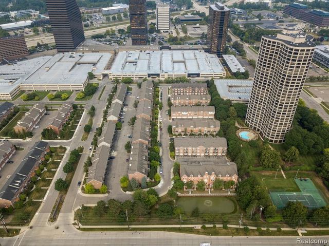 20072 Rodeo Court, Southfield, MI 48075