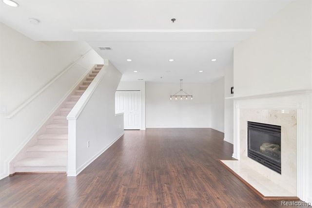 20072 Rodeo Court, Southfield, MI 48075