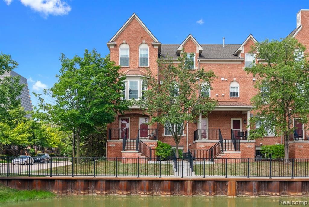 20072 Rodeo Court, Southfield, MI 48075
