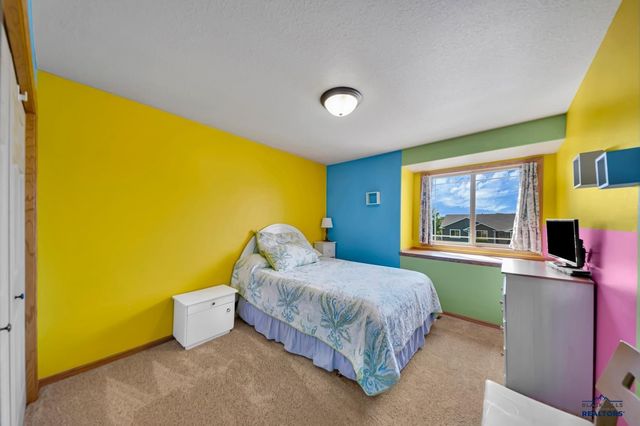 7120 CASTLEWOOD DR, Summerset, SD 57718