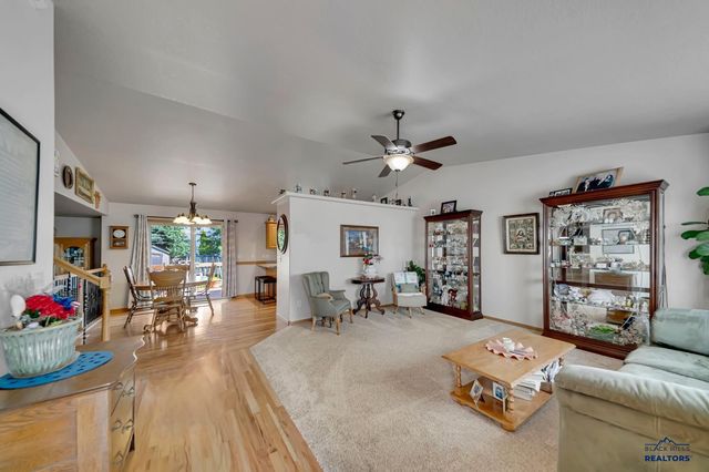 7120 CASTLEWOOD DR, Summerset, SD 57718