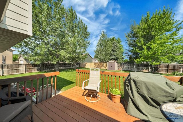 7120 CASTLEWOOD DR, Summerset, SD 57718