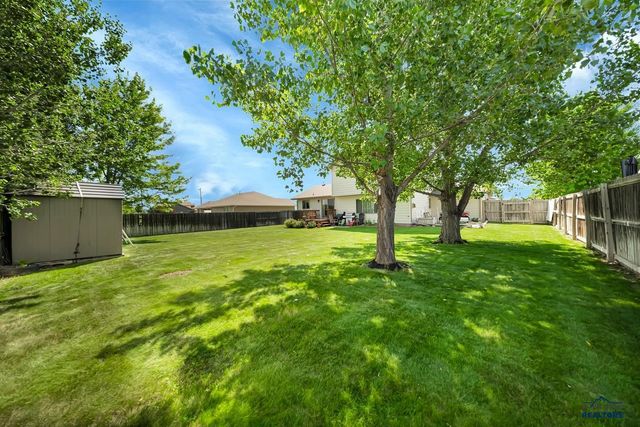 7120 CASTLEWOOD DR, Summerset, SD 57718