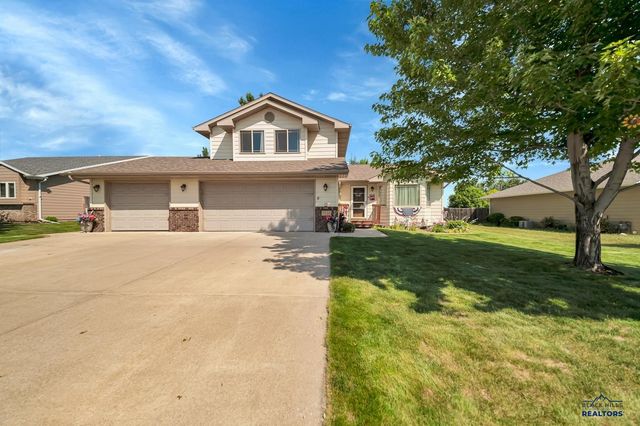 7120 CASTLEWOOD DR, Summerset, SD 57718