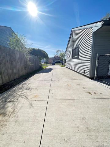 5877 William Street, Taylor, MI 48180