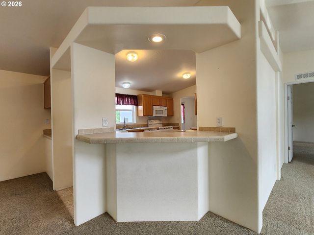 255 Se 15TH St, Bandon, OR 97411