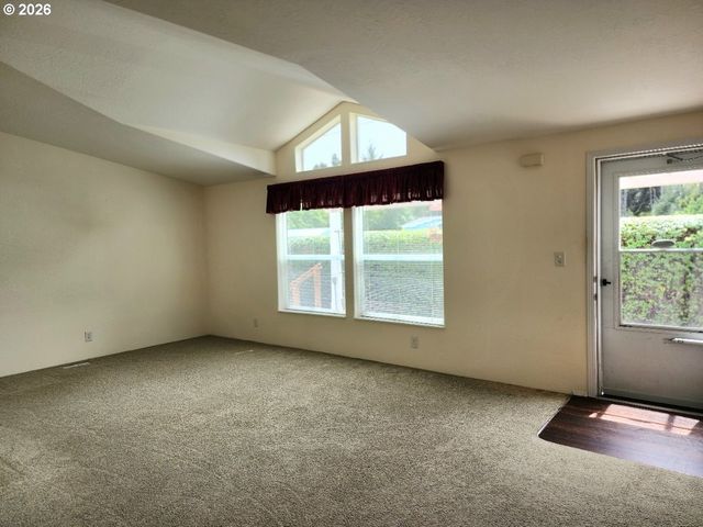 255 Se 15TH St, Bandon, OR 97411