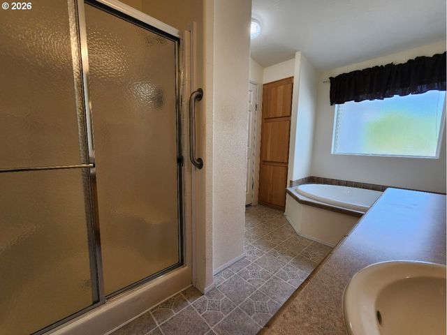 255 Se 15TH St, Bandon, OR 97411