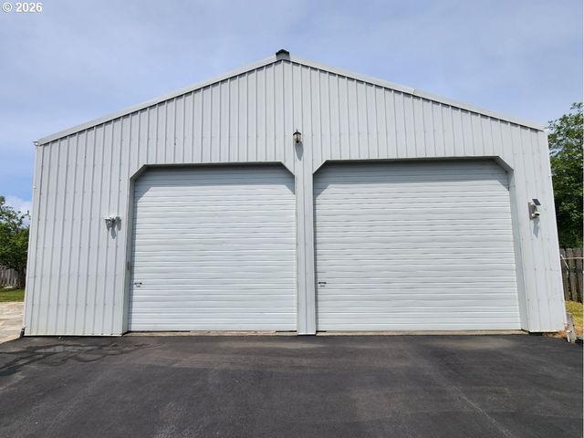 255 Se 15TH St, Bandon, OR 97411