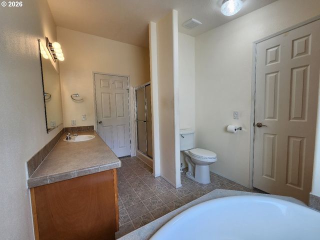 255 Se 15TH St, Bandon, OR 97411