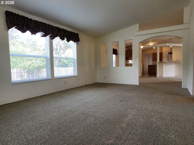 255 Se 15TH St, Bandon, OR 97411