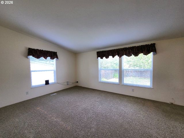 255 Se 15TH St, Bandon, OR 97411