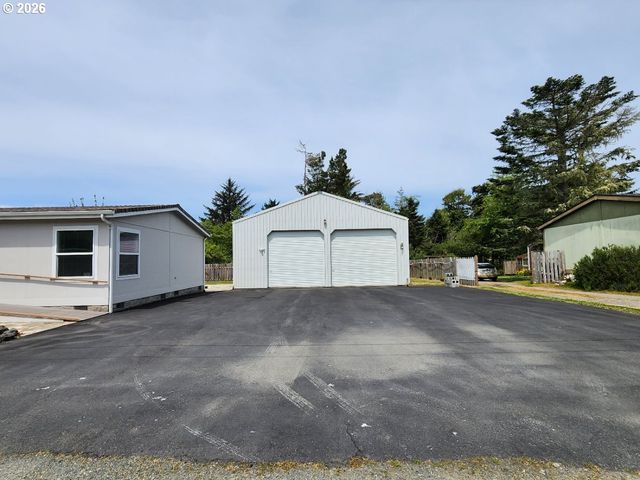 255 Se 15TH St, Bandon, OR 97411