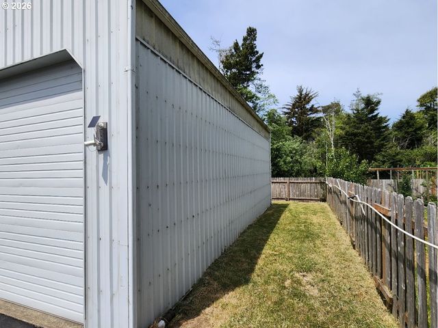 255 Se 15TH St, Bandon, OR 97411
