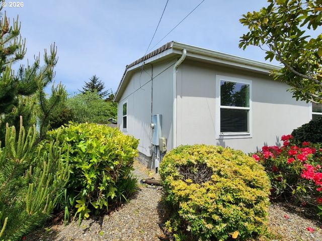 255 Se 15TH St, Bandon, OR 97411