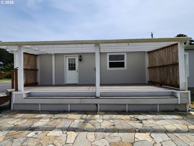 255 Se 15TH St, Bandon, OR 97411