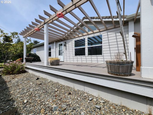 255 Se 15TH St, Bandon, OR 97411