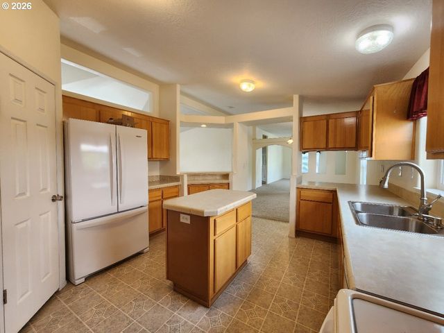 255 Se 15TH St, Bandon, OR 97411