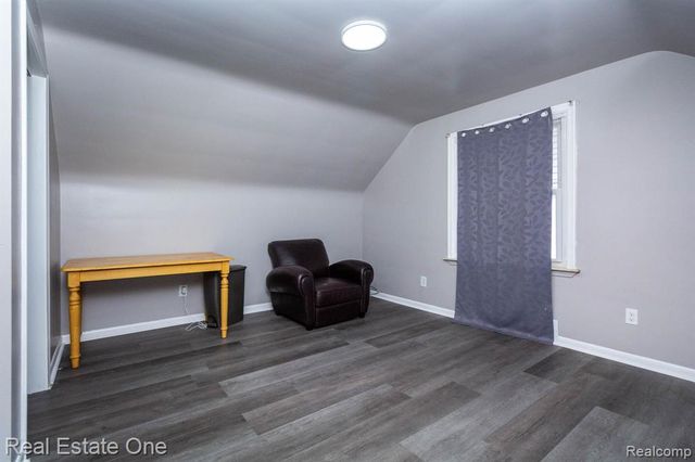 6076 Warwick Street, Detroit, MI 48228