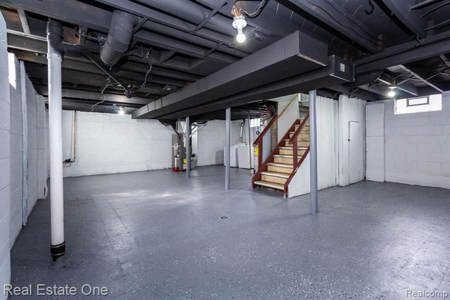 6076 Warwick Street, Detroit, MI 48228