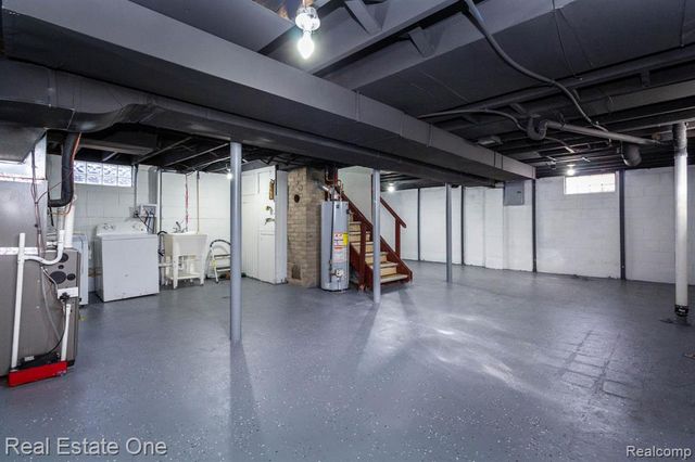 6076 Warwick Street, Detroit, MI 48228