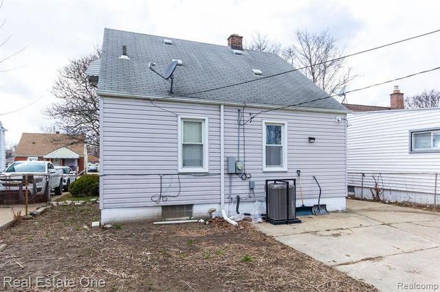 6076 Warwick Street, Detroit, MI 48228