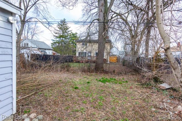 6076 Warwick Street, Detroit, MI 48228