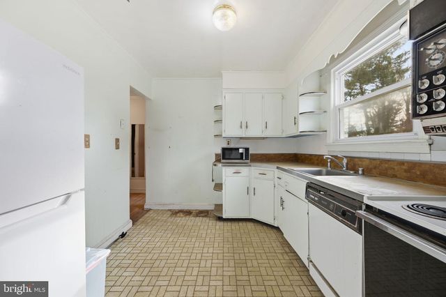 703 NORTHWEST DR, Silver Spring, MD 20901