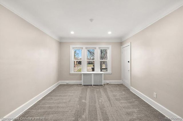 829 Beaconsfield Ave 2N, Grosse Pointe Park, MI 48230