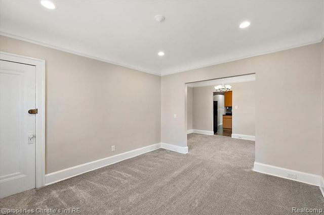 829 Beaconsfield Ave 2N, Grosse Pointe Park, MI 48230