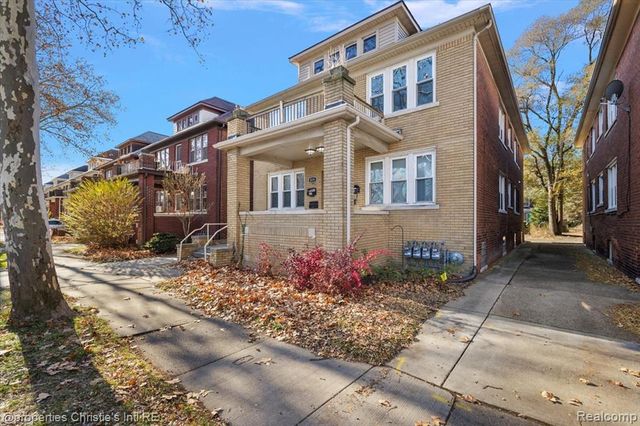 829 Beaconsfield Ave 2N, Grosse Pointe Park, MI 48230