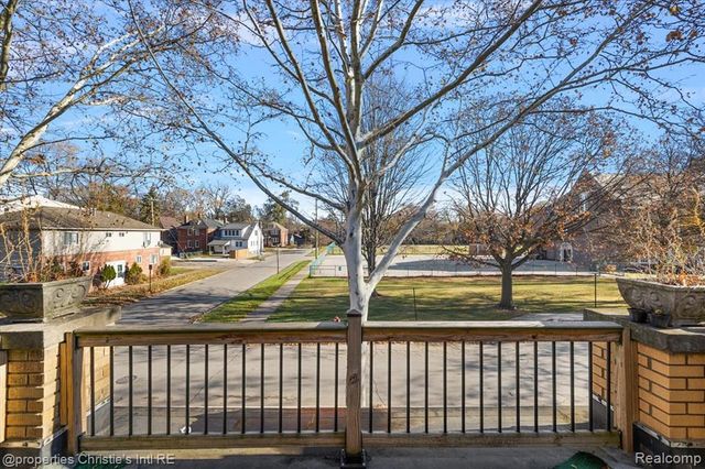 829 Beaconsfield Ave 2N, Grosse Pointe Park, MI 48230