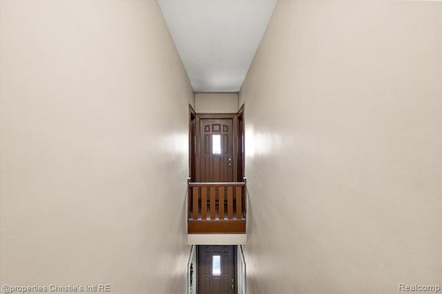 829 Beaconsfield Ave 2N, Grosse Pointe Park, MI 48230