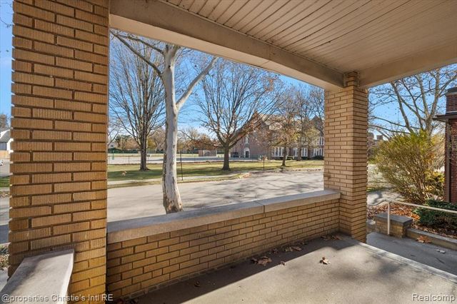 829 Beaconsfield Ave 2N, Grosse Pointe Park, MI 48230