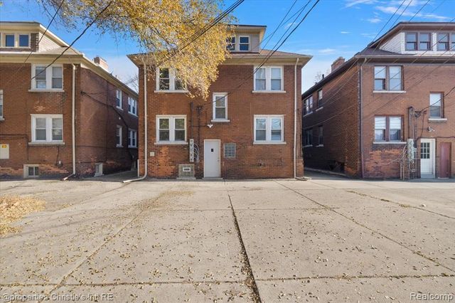 829 Beaconsfield Ave 2N, Grosse Pointe Park, MI 48230