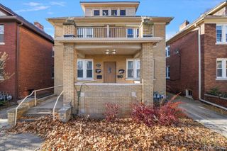 829 Beaconsfield Ave 2N, Grosse Pointe Park, MI 48230