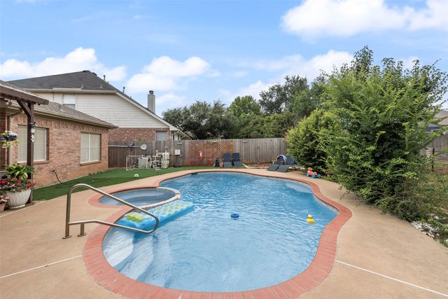 6420 St Alban Court, Arlington, TX 76001