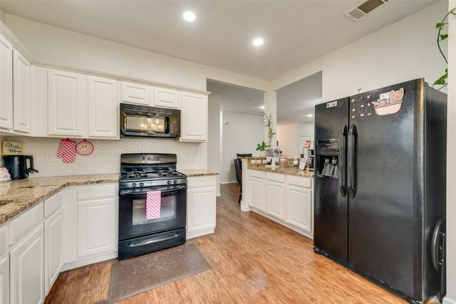 6420 St Alban Court, Arlington, TX 76001