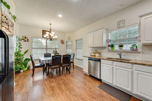 6420 St Alban Court, Arlington, TX 76001