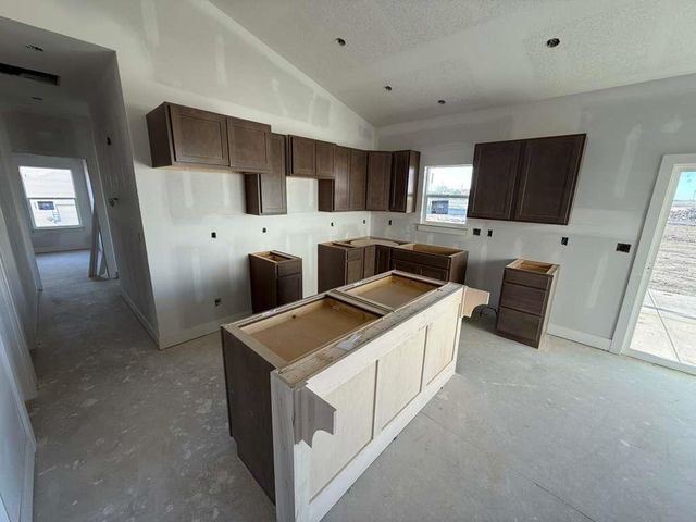 1601 Midway Ct., Valley Center, KS 67147