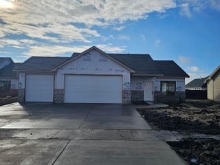1601 Midway Ct., Valley Center, KS 67147