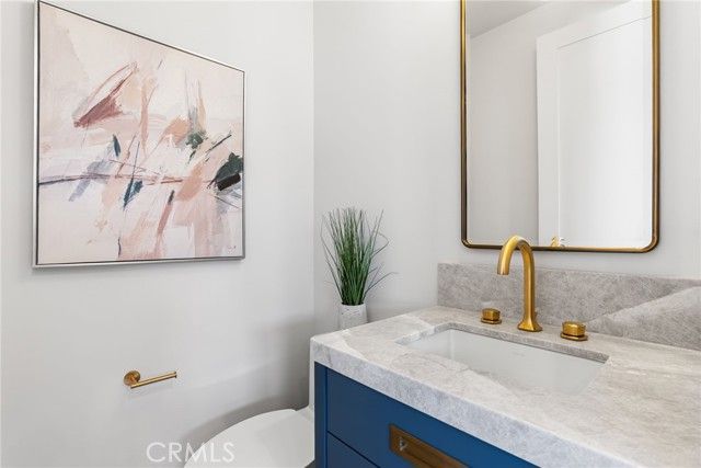 305 Fernleaf, Corona Del Mar (newport Beach), CA 92625