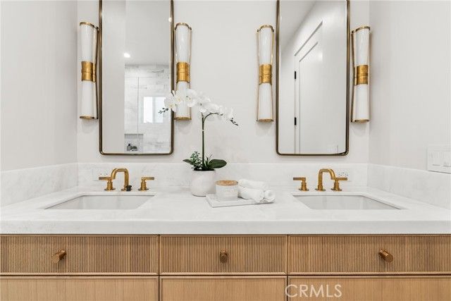 305 Fernleaf, Corona Del Mar (newport Beach), CA 92625