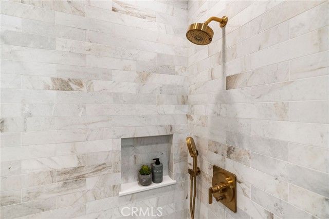 305 Fernleaf, Corona Del Mar (newport Beach), CA 92625