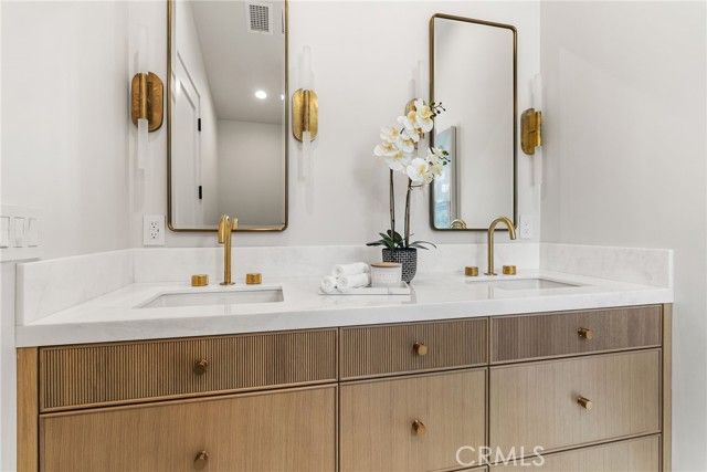 305 Fernleaf, Corona Del Mar (newport Beach), CA 92625