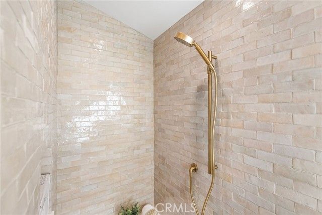 305 Fernleaf, Corona Del Mar (newport Beach), CA 92625