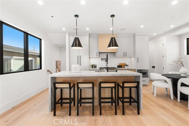 305 Fernleaf, Corona Del Mar (newport Beach), CA 92625