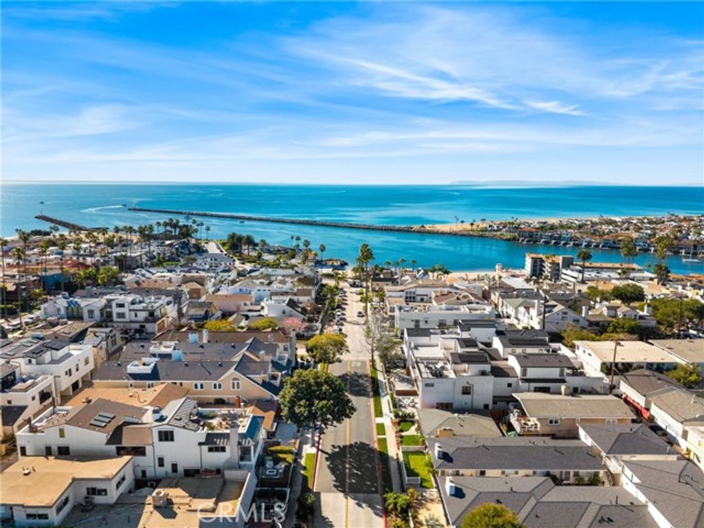 305 Fernleaf, Corona Del Mar (newport Beach), CA 92625