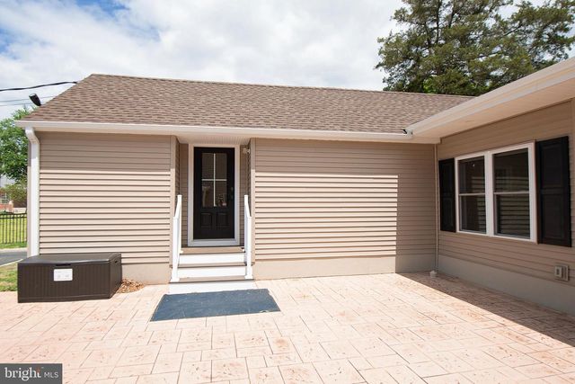 121 MAIN ST, Southampton, NJ 08088